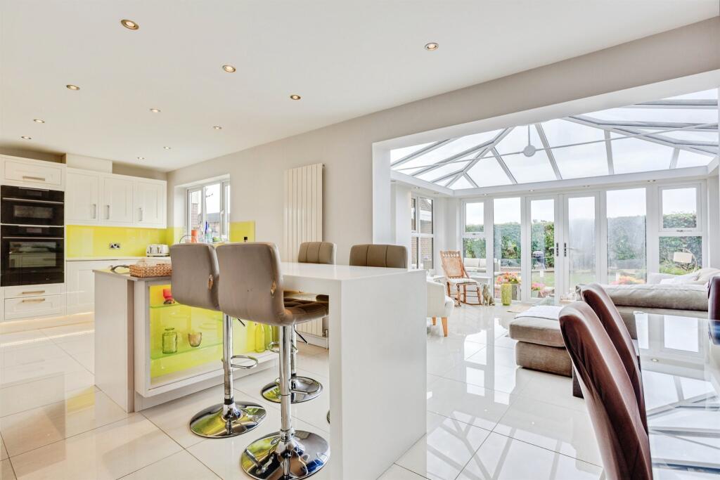 House in Wakefield - View 5