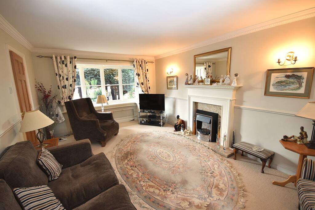 House in Macclesfield, Cheshire East - View 3