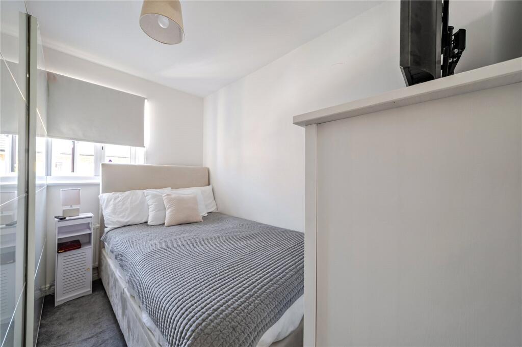Waratah Drive, Chislehurst - More