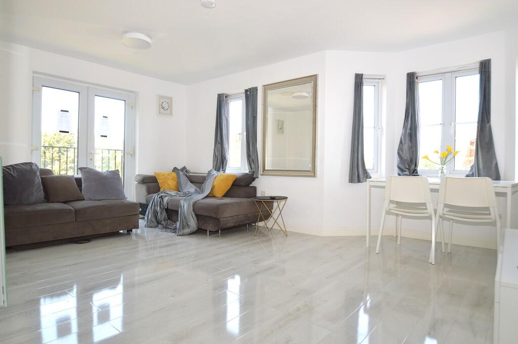 95, Redbourne Drive, London photo 4