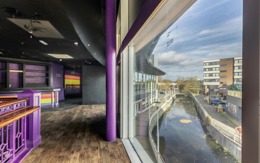 8670616interior22.jpg
