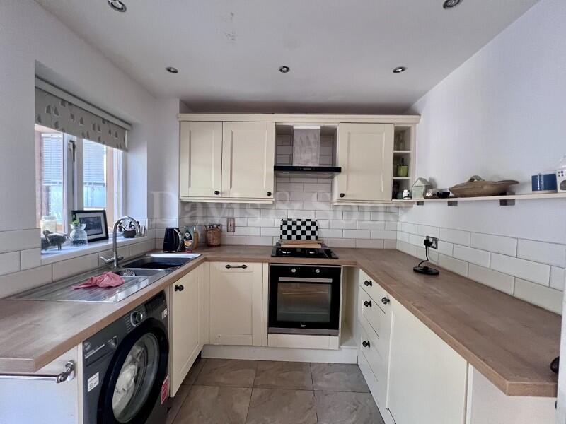 House in Newport - View 3