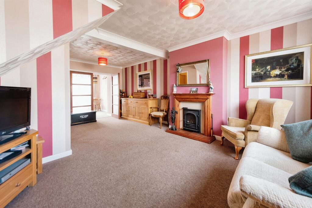 The Boltons, WATERLOOVILLE photo 3