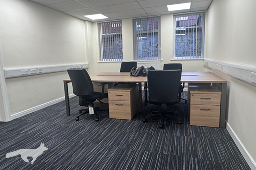 Office: > 4 desks