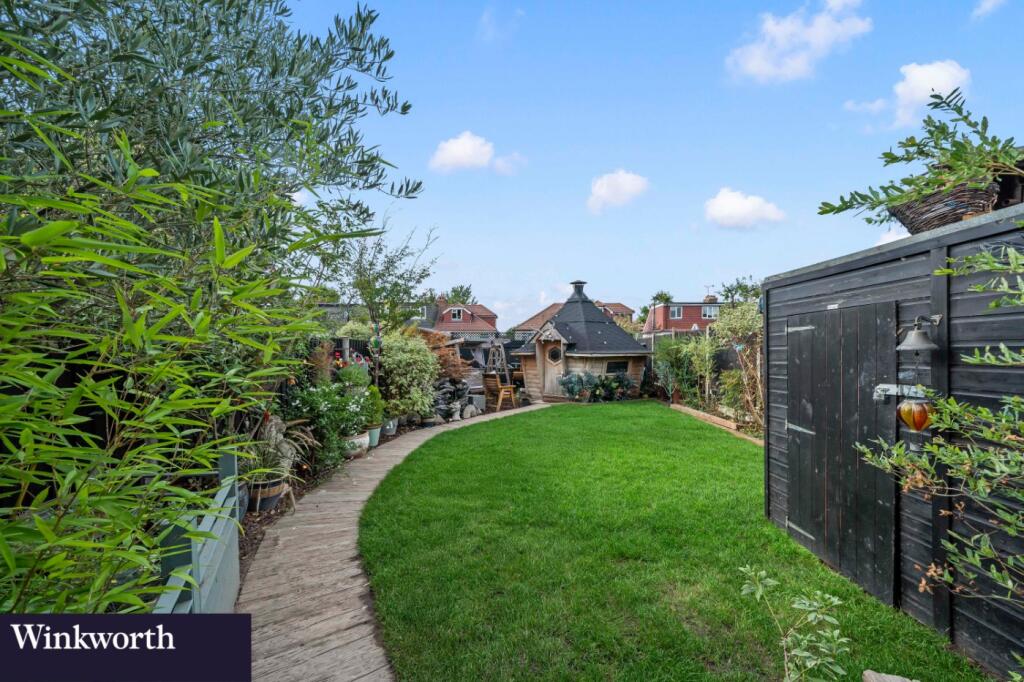 House in Sutton - View 4