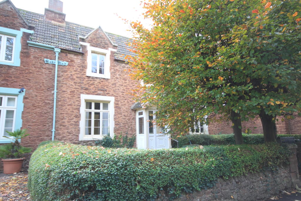 4-bed semi-detached on Blake Place, Bridgwater, £350,000