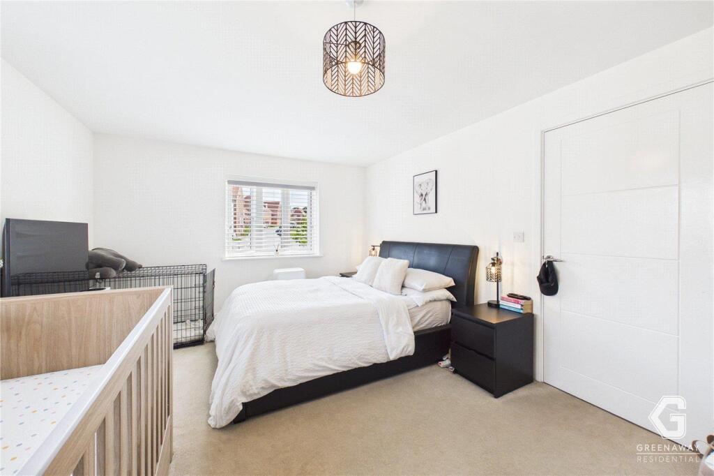 Apartment in Mid Sussex, East Grinstead - View 4