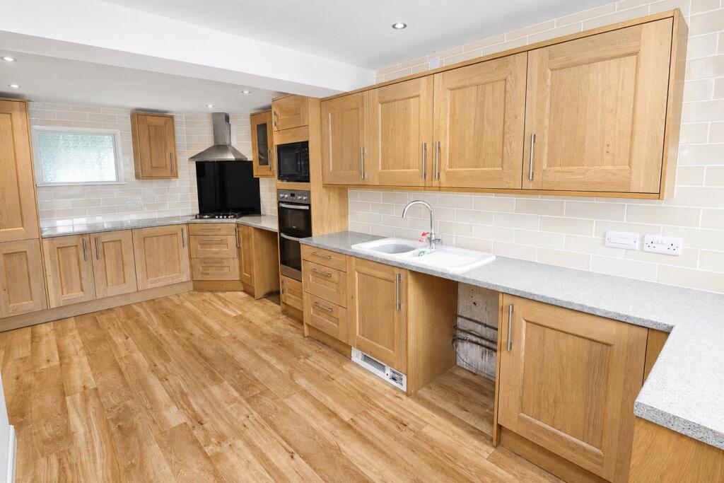 House in Rushden, North Northamptonshire - More