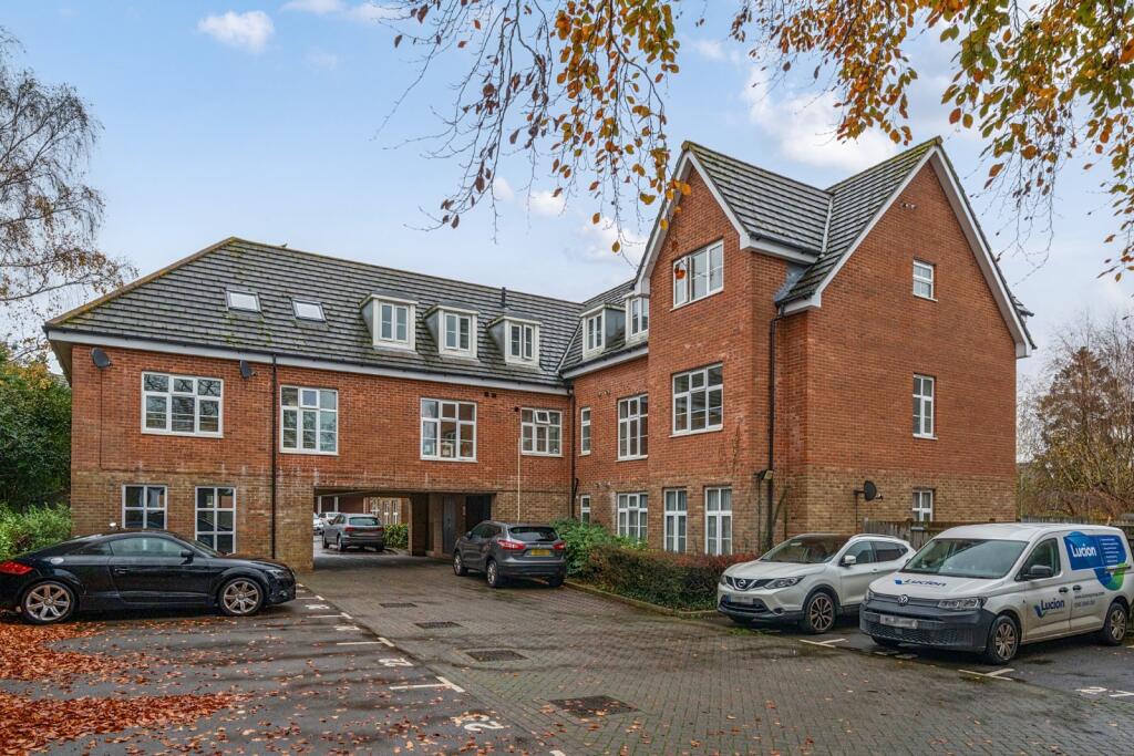 Main image of property: Station Road, Park Gate, Southampton, Hampshire, SO31