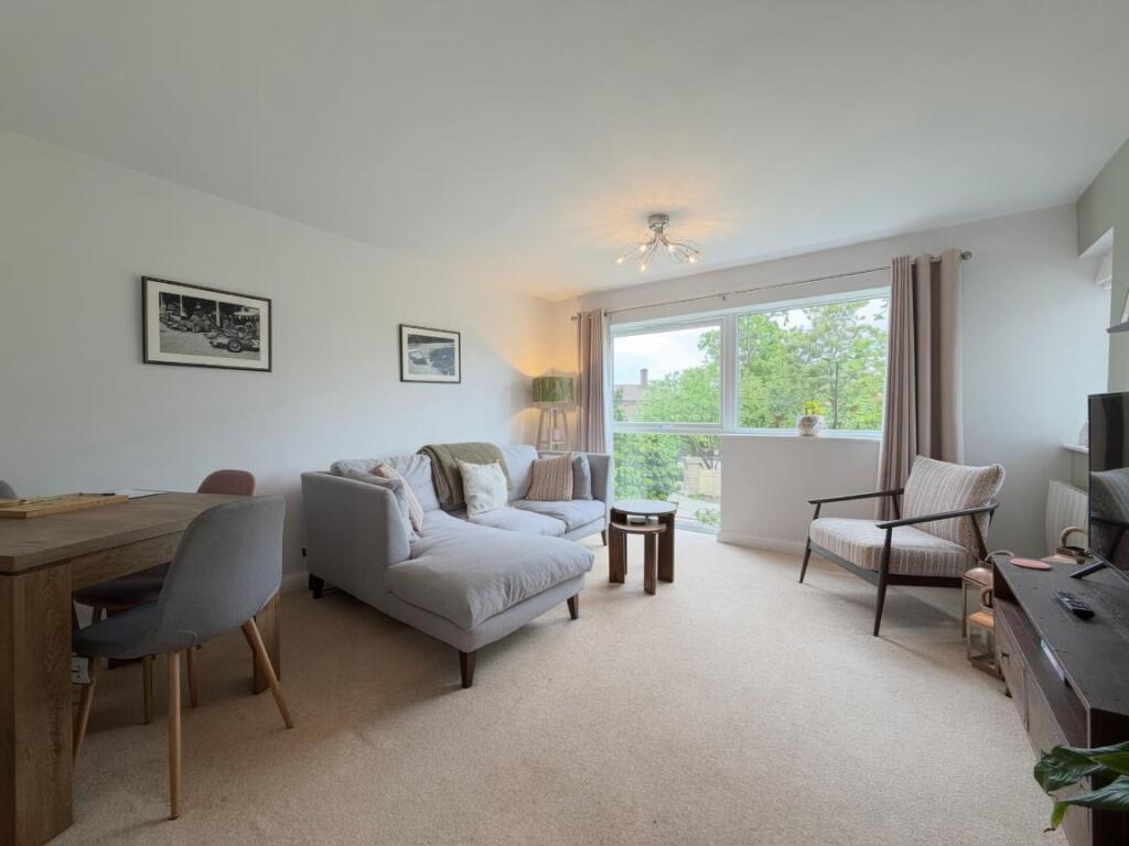 Queen Parade, Harrogate - View 2
