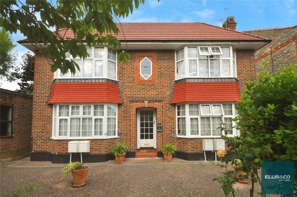 Main image of property: Park Avenue, Finchley, N3