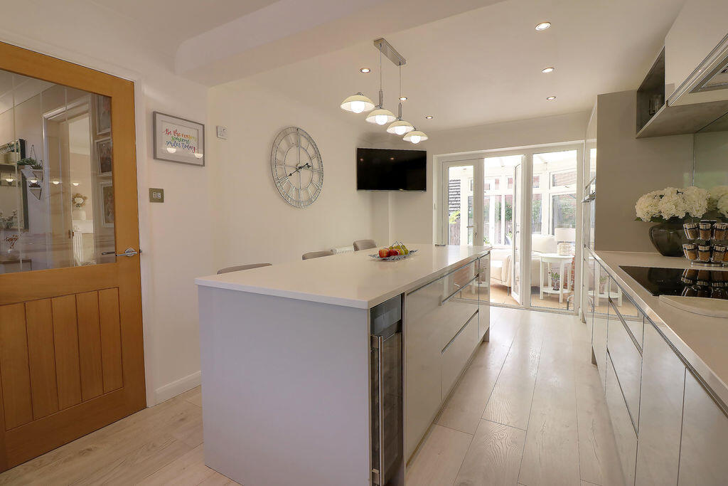 House in Clanfield - View 4