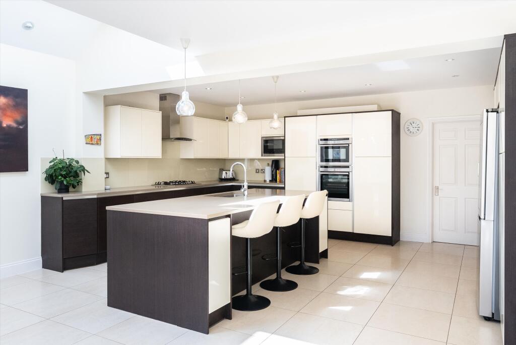 House in Cobham, Stoke D'Abernon - View 4
