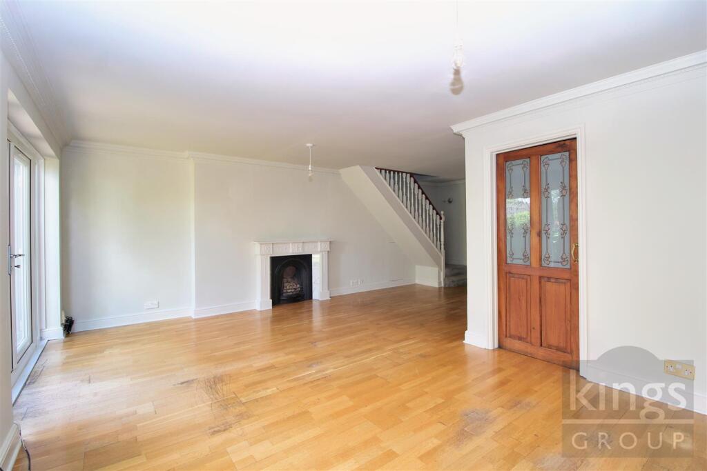 Oxford Close, Cheshunt photo 4