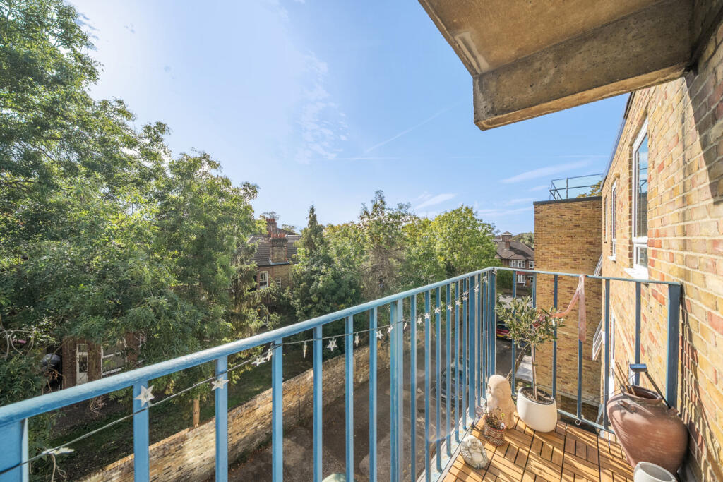 Apartment in London - View 4