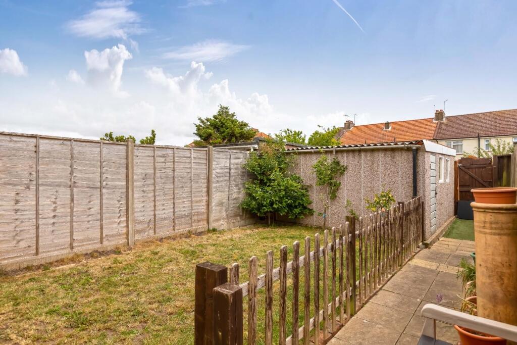 First Avenue, Lancing photo 4