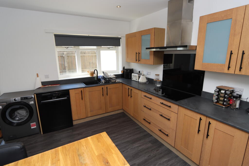 Hugh Avenue,
Shiremoor, Tyne and Wear,
NE27 0QT photo 4