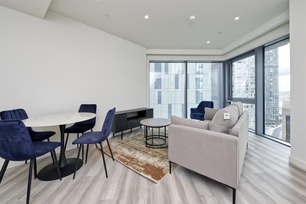 Main image of property: Aspen, Consort Place, Canary Wharf E22