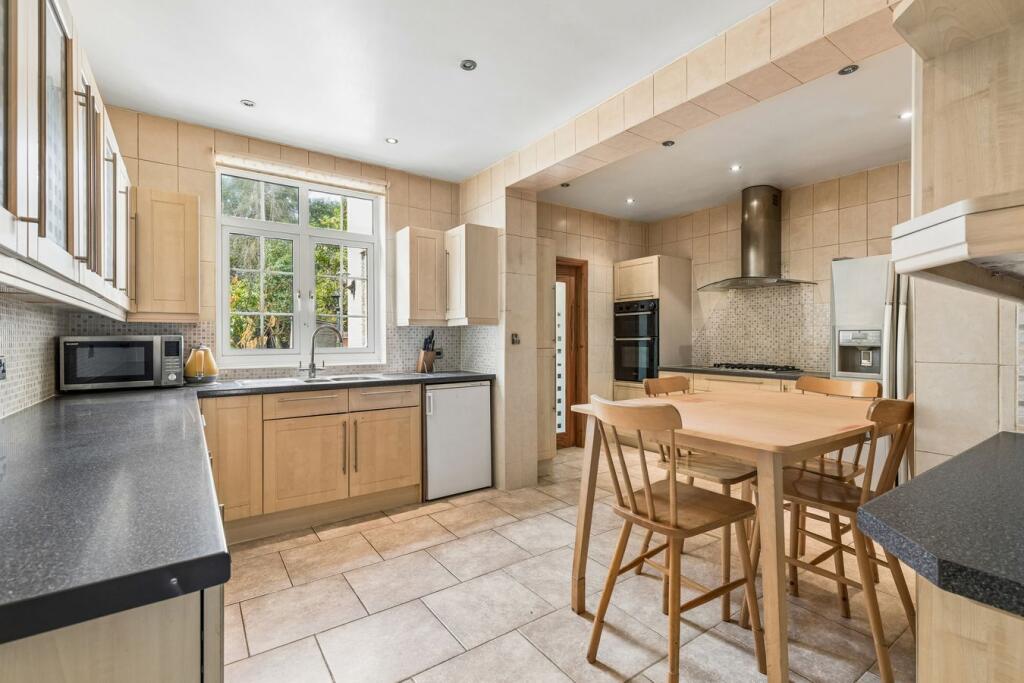 House in Harrow - View 5