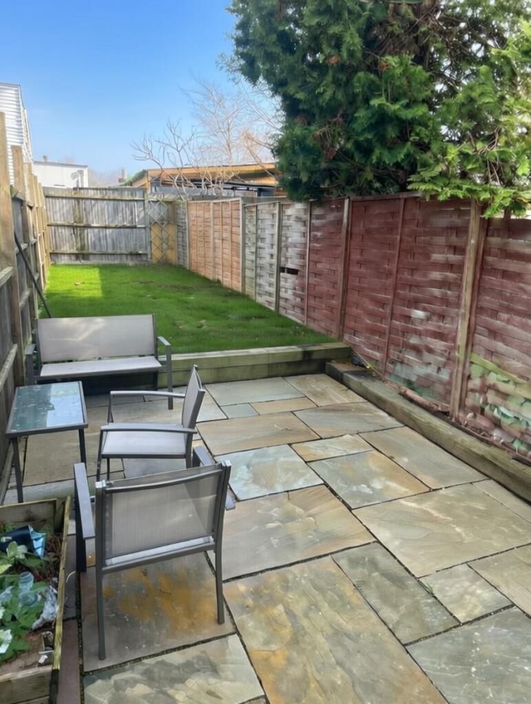 Apartment in Croydon - View 2