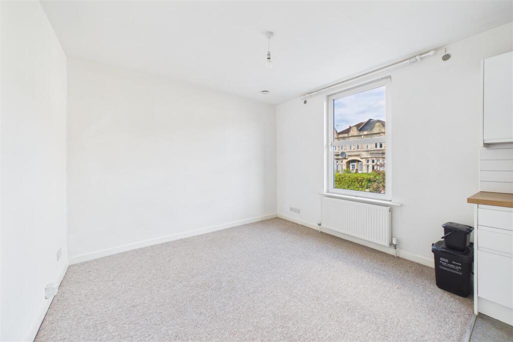 Apartment in Bath - More
