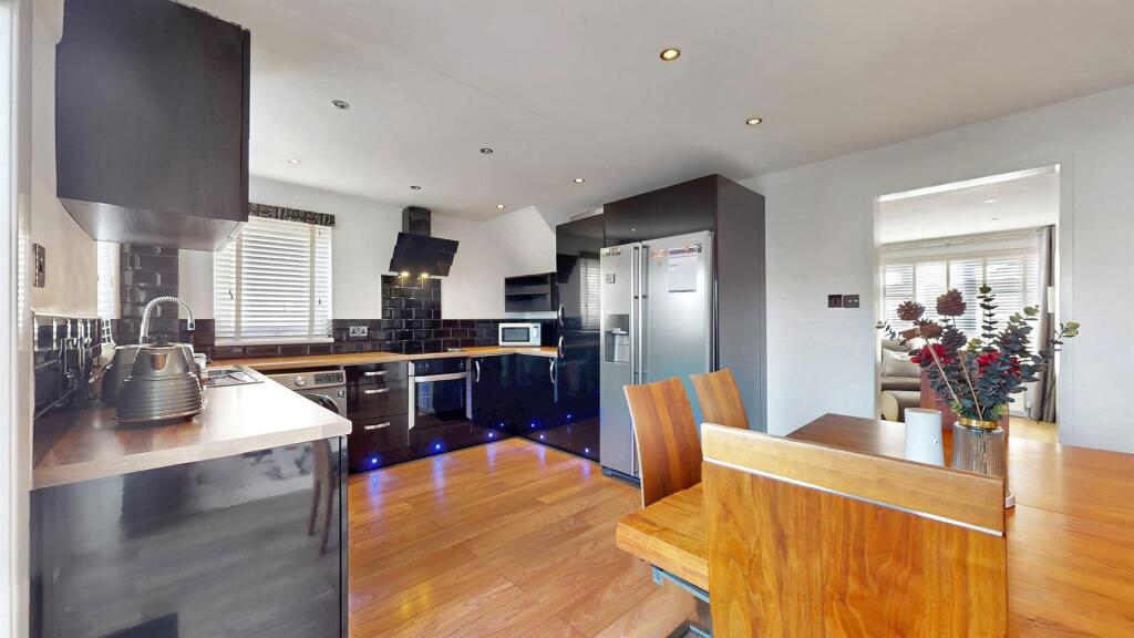 House in Bishopton, Dargavel Village - More