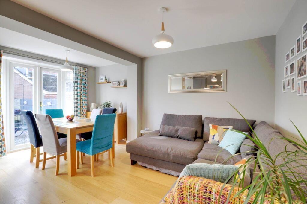 Bensgrove Close, Woodcote, South Oxfordshire - View 6