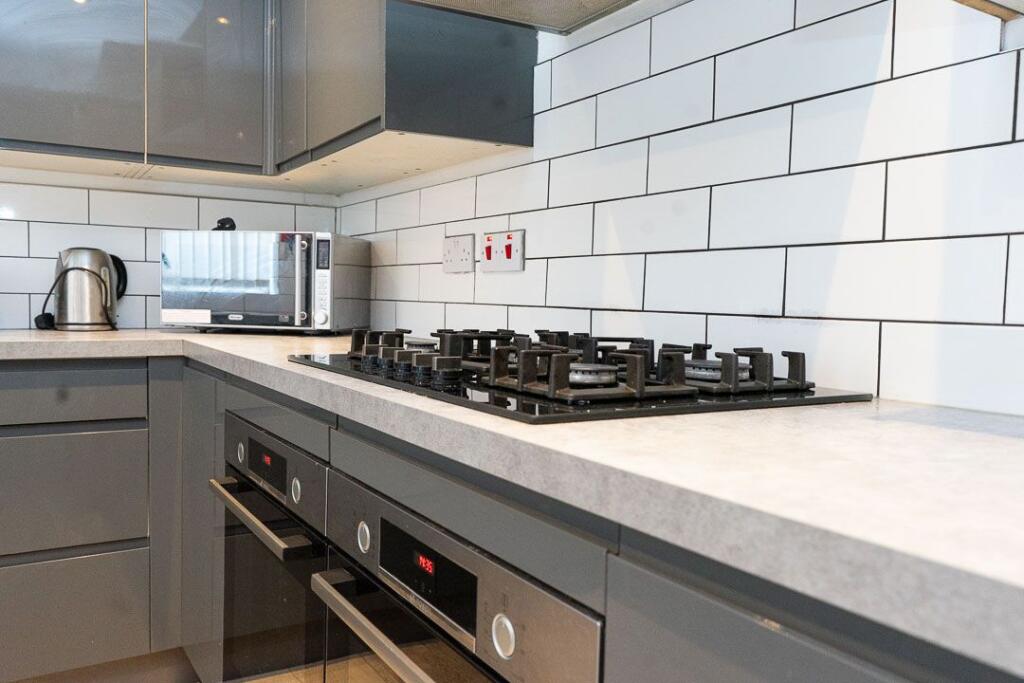 House in Liverpool, Wavertree - More