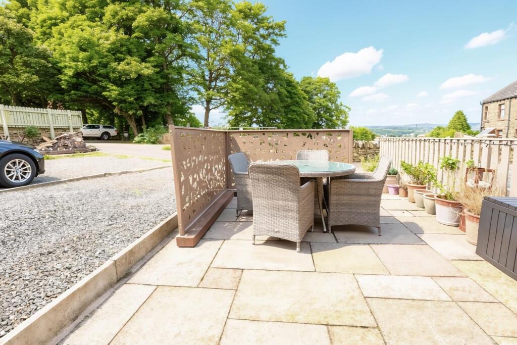 Prescott Place, Stainland photo 4