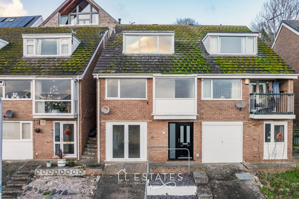 Main image of property: Ormeside, Penrhynside, LL30 3DY
