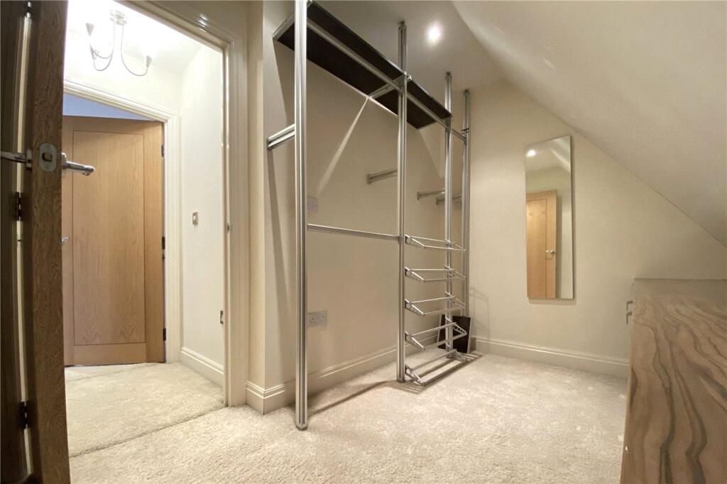 House in Hemel Hempstead - More