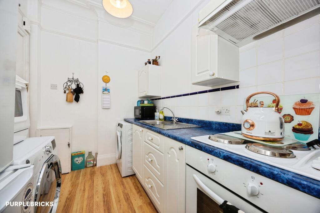 Apartment in Waverley, Haslemere - More