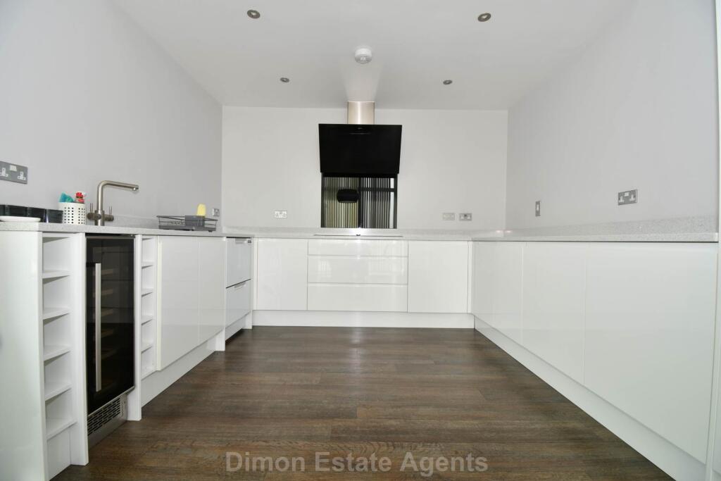 Apartment in Portsmouth - View 3