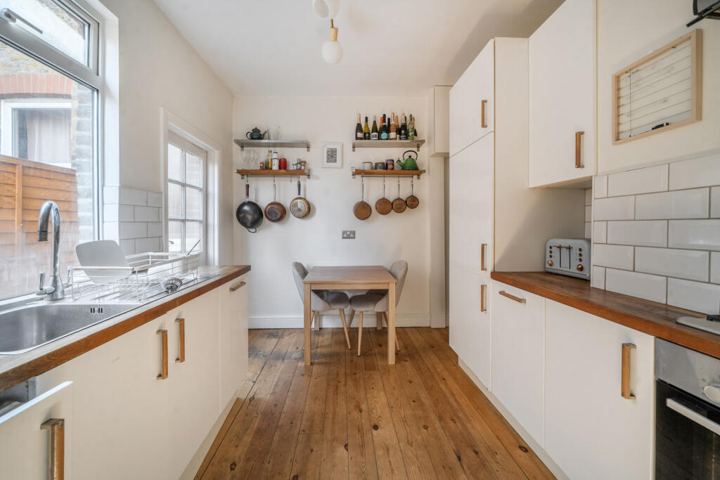 Apartment in London - View 5