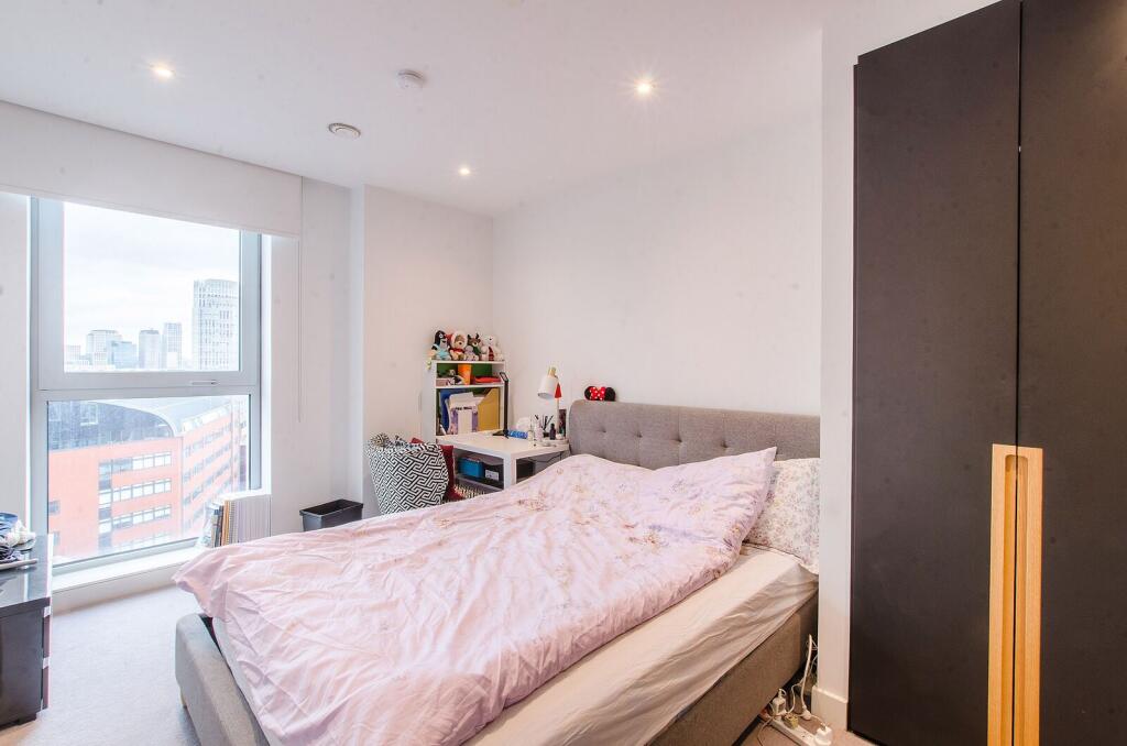 Apartment in London - More