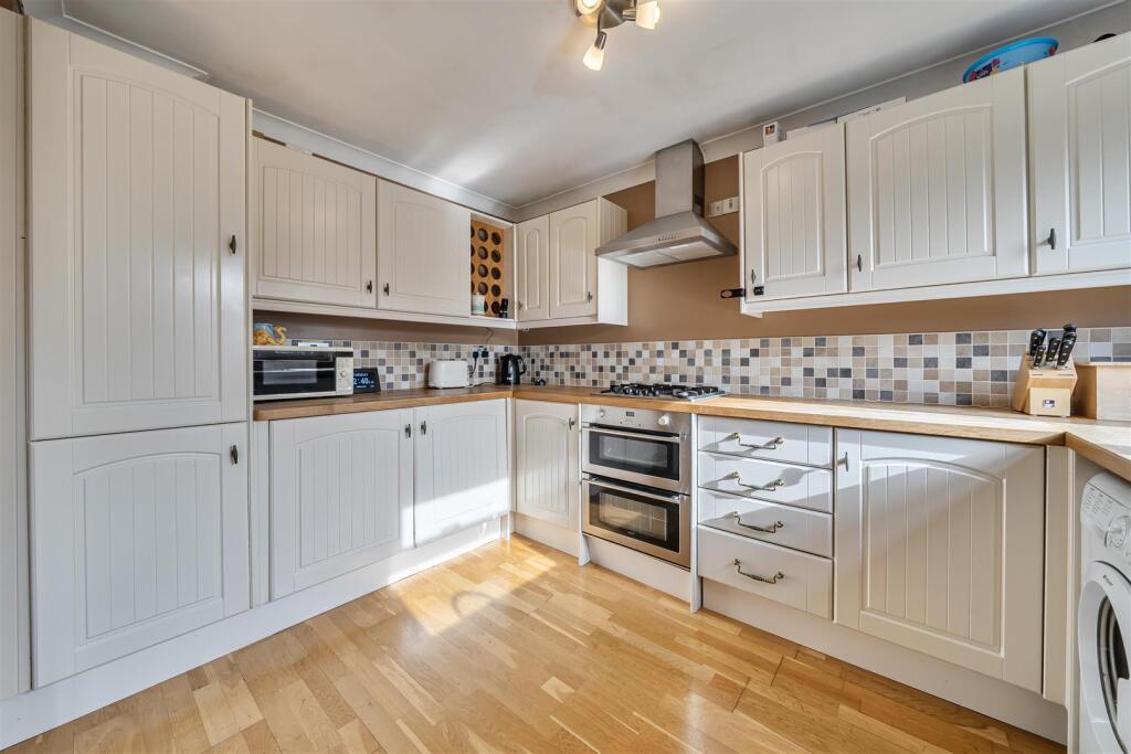 Garstons Close, Titchfield photo 3