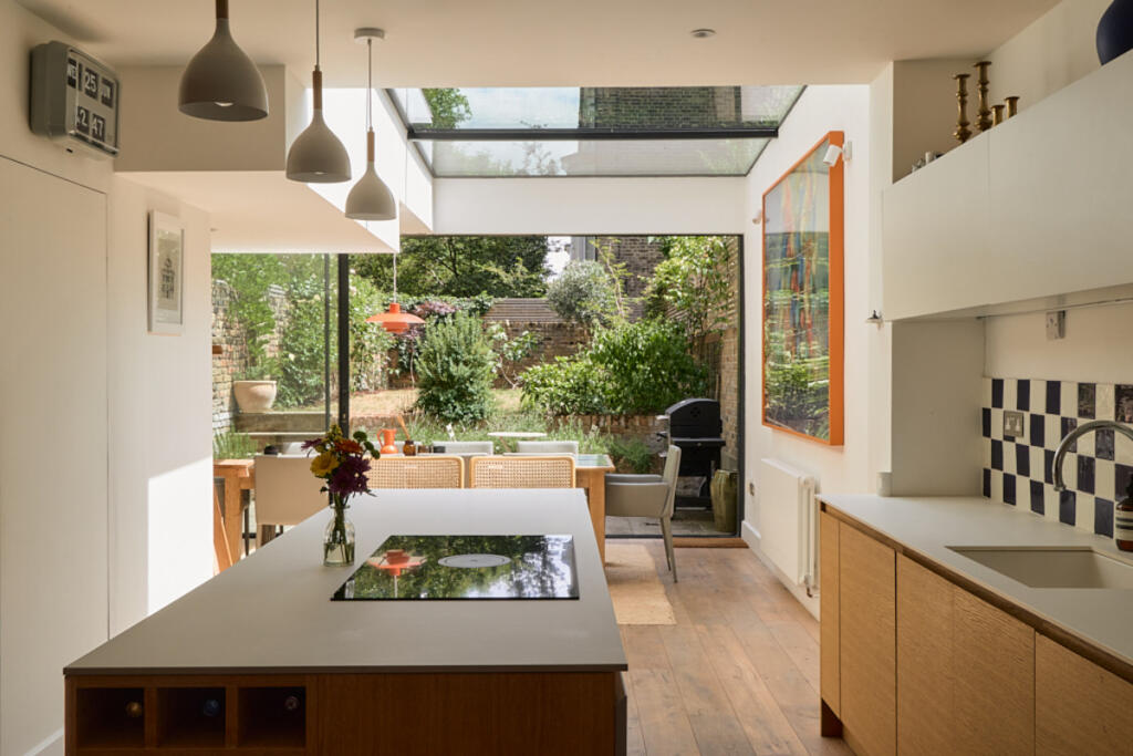 Main image of property: Cecilia Road, London, E8 2