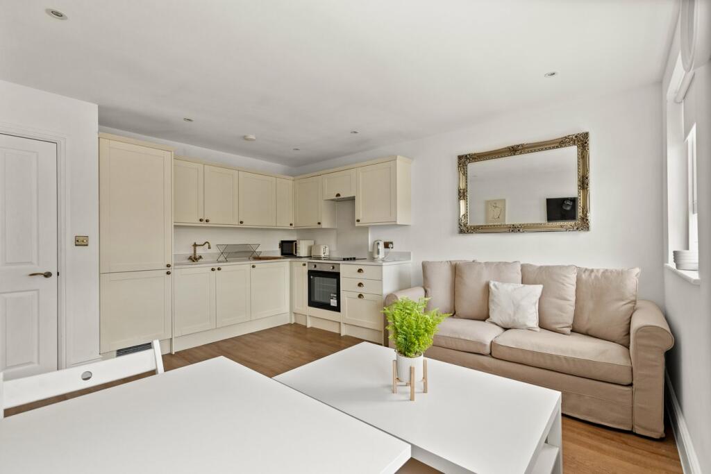 The Bayle, Folkestone, CT20 photo 2