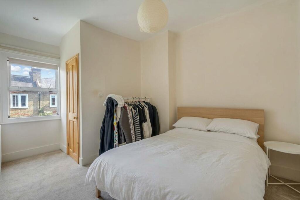 House in London - View 5
