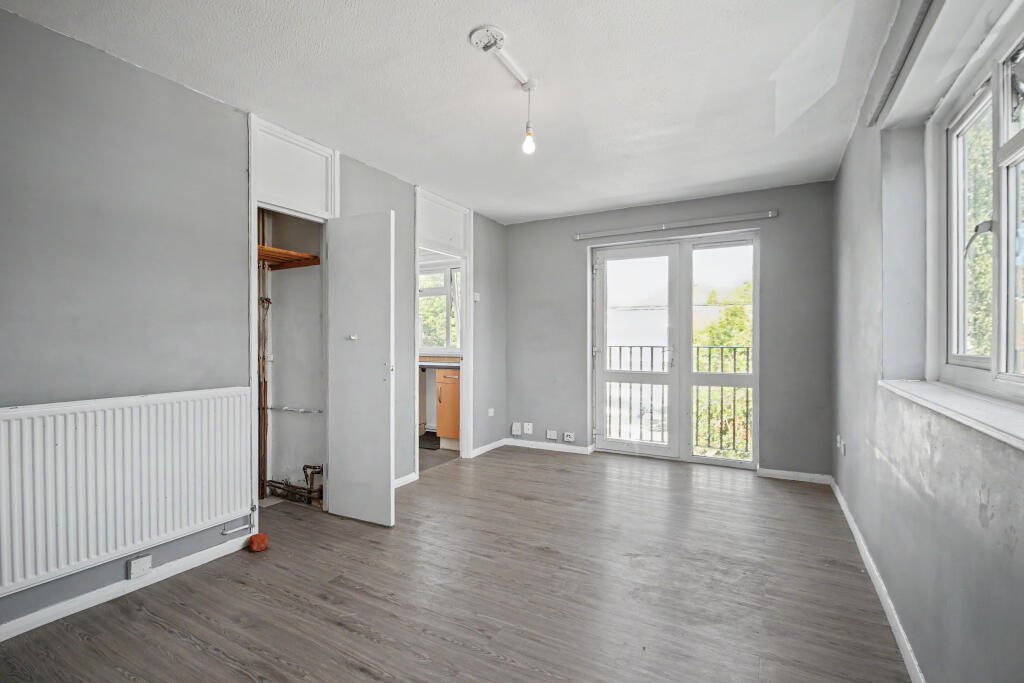 Apartment in Reading - View 3