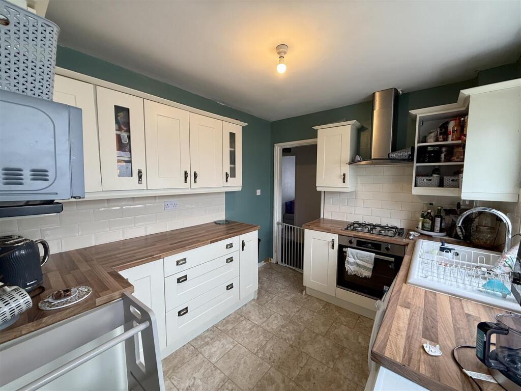 Rheidol Close, Cwmbach, Aberdare photo 2