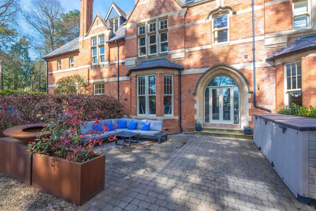 Additional image 20 of Stratford Road, Henley-In-Arden