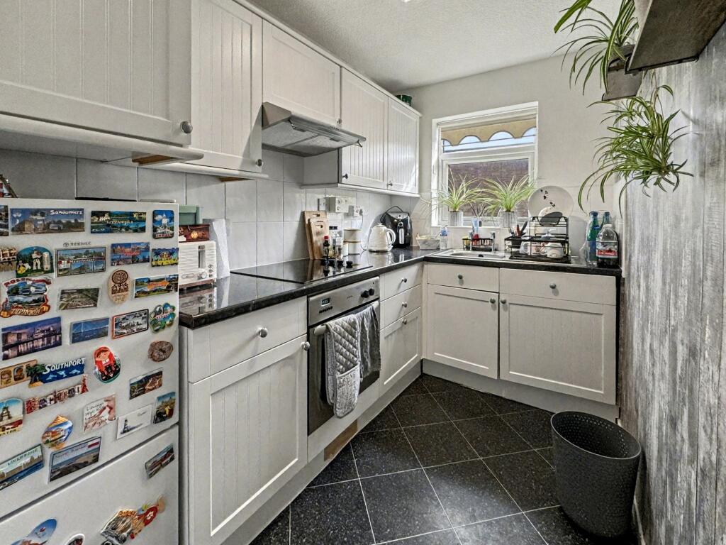 Dovehouse Close, Whitefield, M45 photo 5