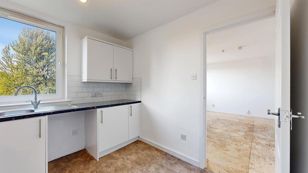 Apartment in Clydebank, Dalmuir - More