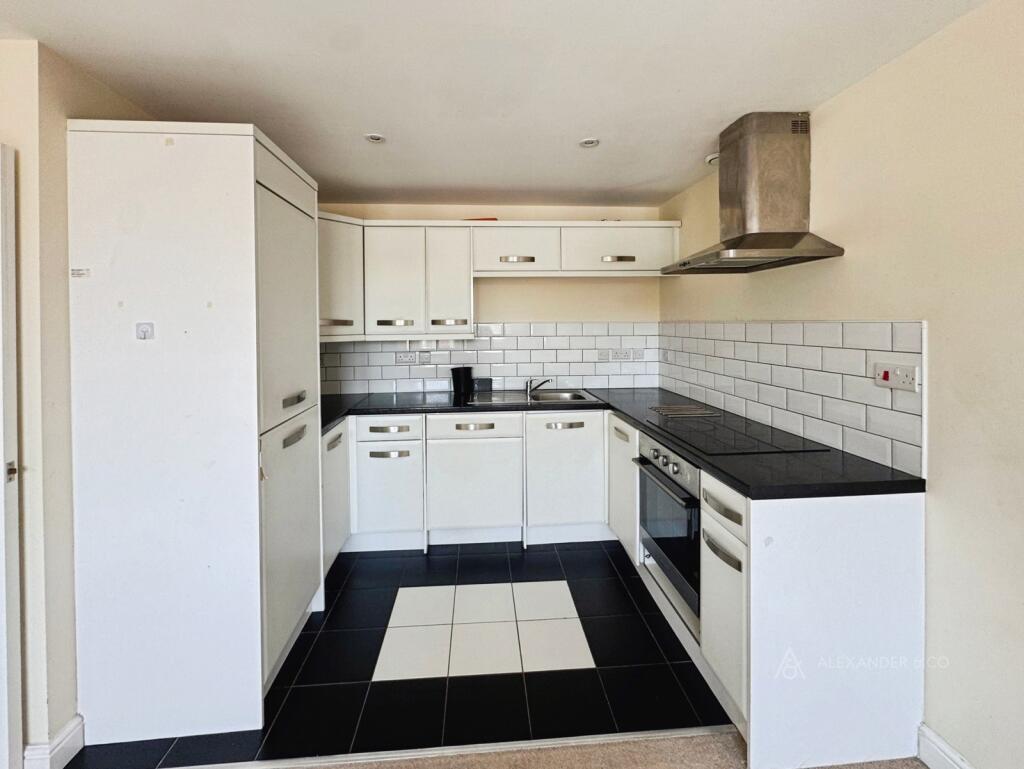 Apartment in Luton - View 5