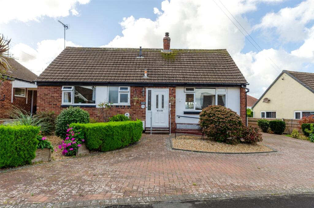 2-bed bungalow on Dulas Close, Rhos on Sea, Colwyn Bay, Conwy, LL28, £265,000