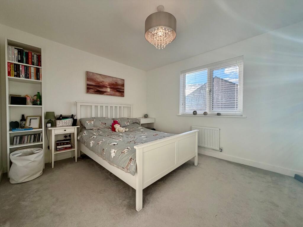 House in Newcastle upon Tyne, Woolsington - More