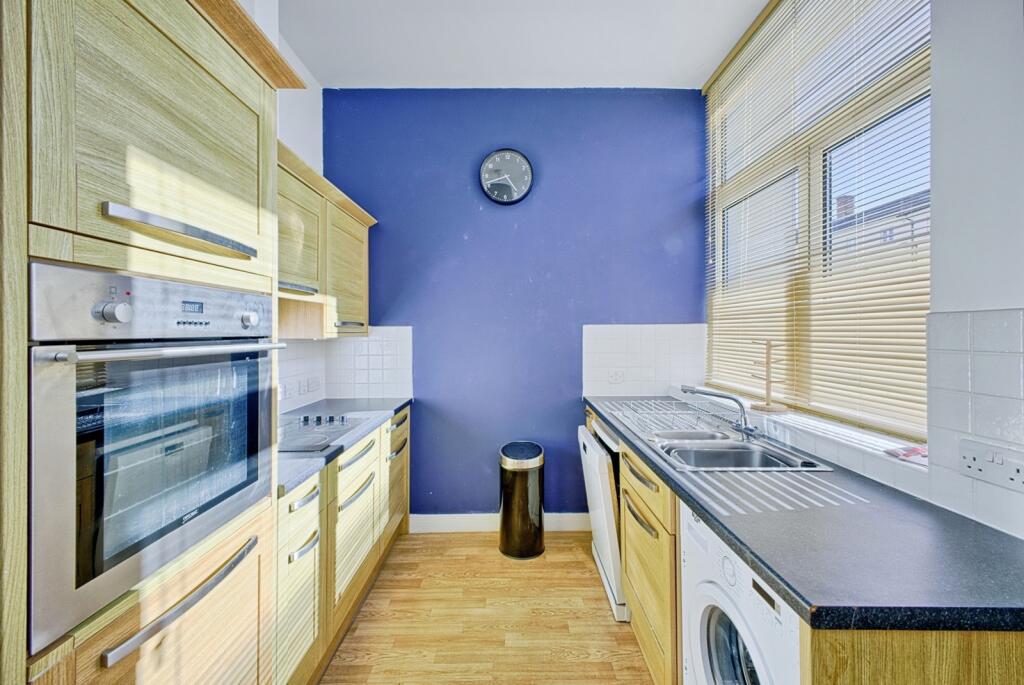 Apartment in Upton, St Crispin's - View 4