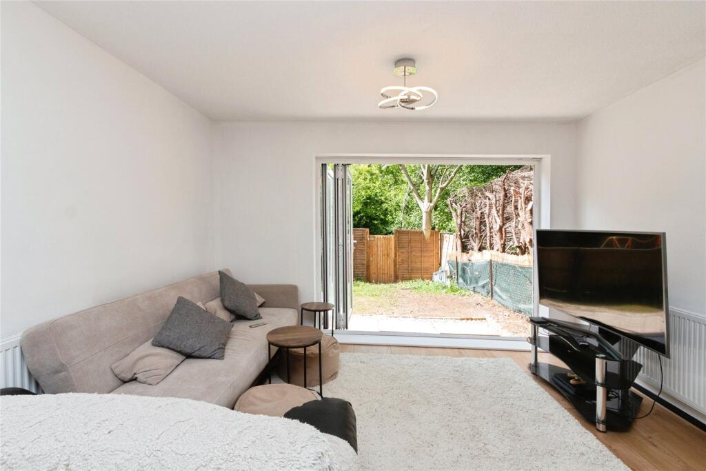 House in Basingstoke and Deane, Basingstoke - View 4