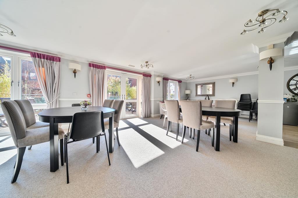 Newbury, Berkshire, RG14 photo 2